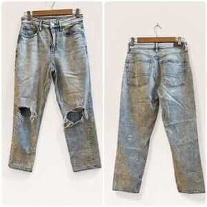 American Eagle Comfort Stretch Distressed 90s Boyfriend Jean Size 2 Short